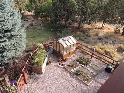 Tiny photo for 64742 Sylvan Loop, Bend, OR 97701 (MLS # 220212799)