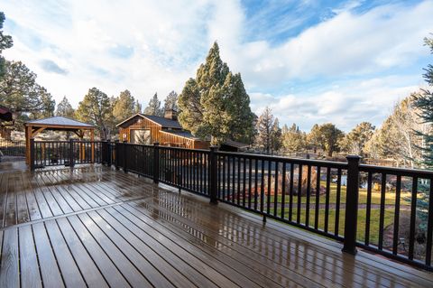 Tiny photo for 64742 Sylvan Loop, Bend, OR 97701 (MLS # 220212799)