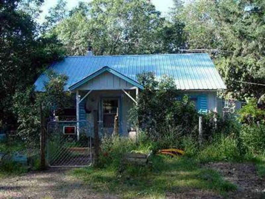 Call 1st. 3 Lrg Dogs (Not Nice). Older 2-story Hm That Needs Some Tlc W/Newer Metal Rf. 5.56 Ac Of Level To Rolling Prop. Brs Are All On The Grnd Level. There Is Rm For Someone To Add A Br Upstrs. Well Has Culligan Water System.