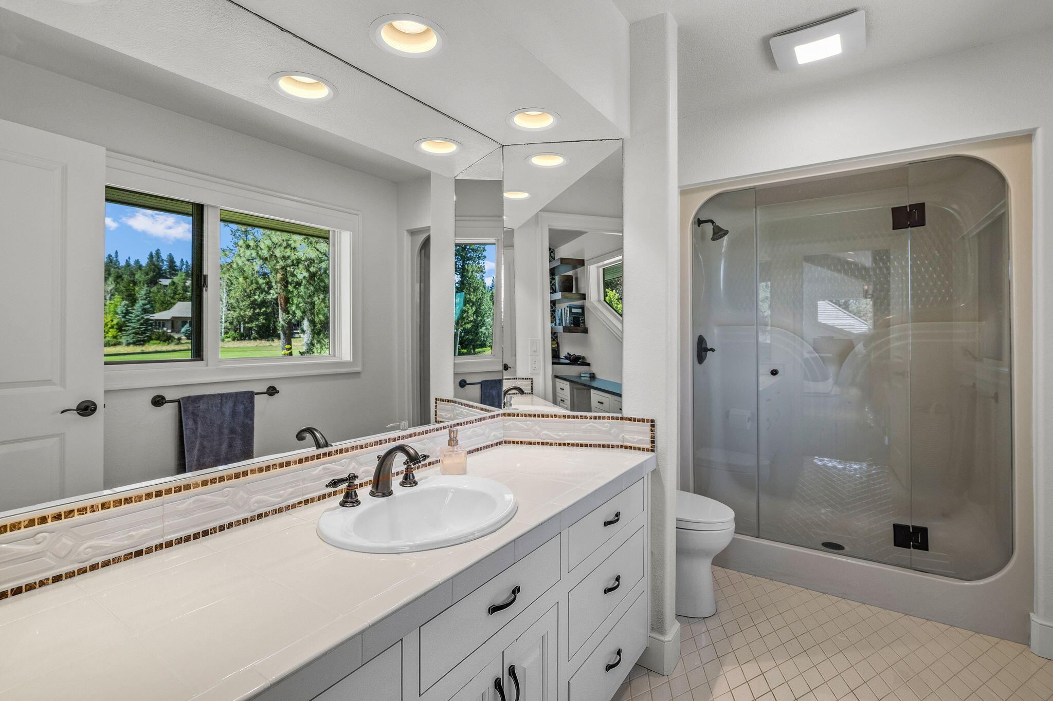 Broken Top - Residential