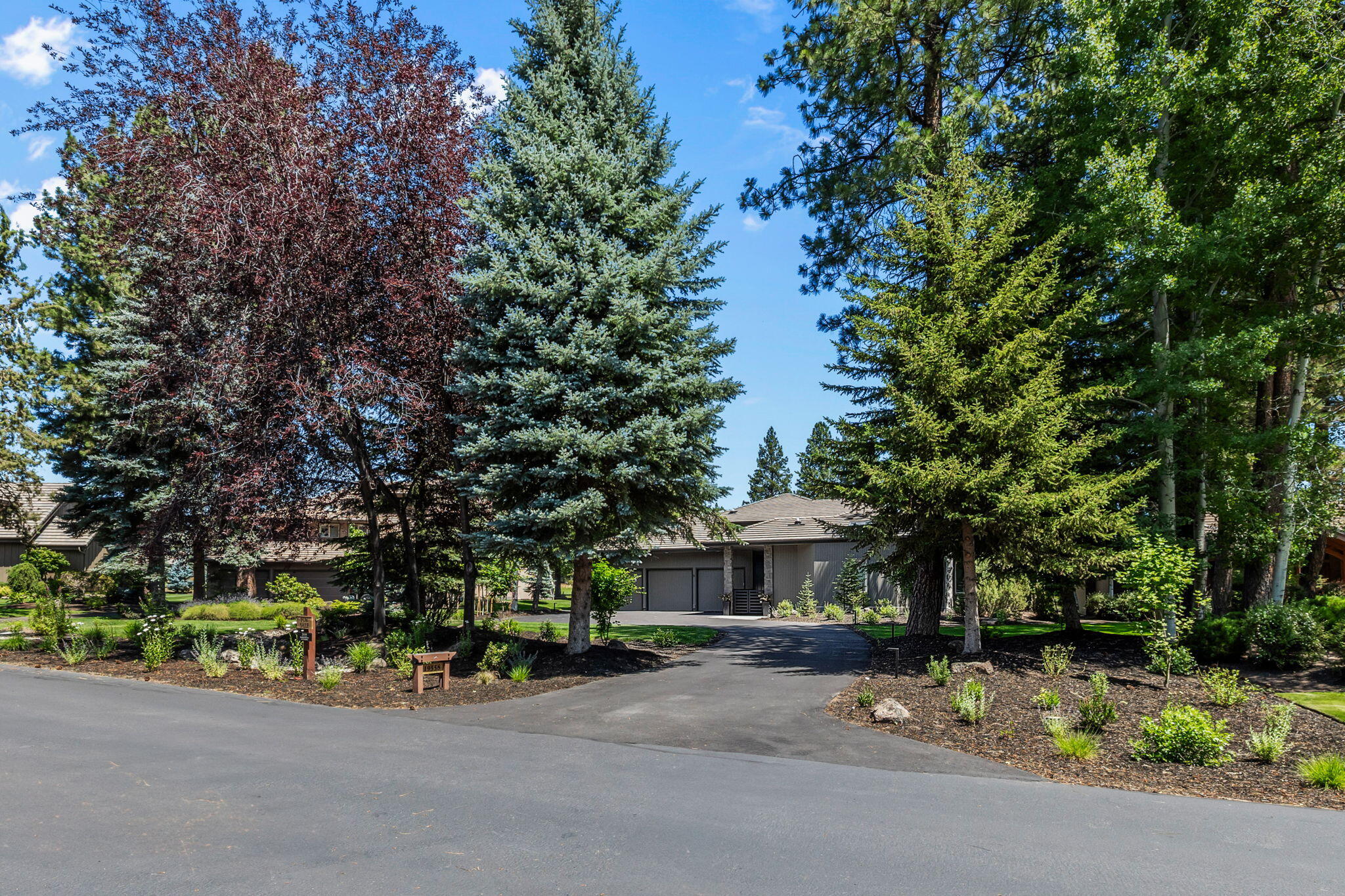 Broken Top - Residential