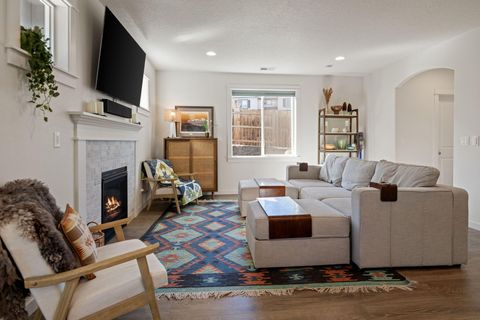 Tiny photo for 2042 SW 39th Street, Redmond, OR 97756 (MLS # 220217637)