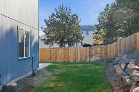 Tiny photo for 2042 SW 39th Street, Redmond, OR 97756 (MLS # 220217637)