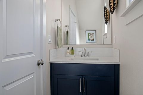 Tiny photo for 2042 SW 39th Street, Redmond, OR 97756 (MLS # 220217637)