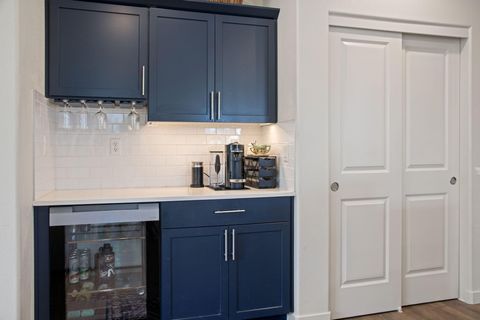 Tiny photo for 2042 SW 39th Street, Redmond, OR 97756 (MLS # 220217637)