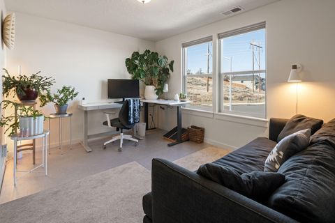 Tiny photo for 2042 SW 39th Street, Redmond, OR 97756 (MLS # 220217637)