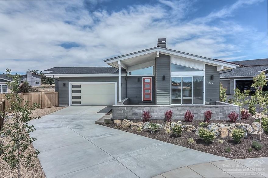 Redtail Ridge offers single level homes on large homesites with mountain views. This single level Air Conditioned home at the end of quiet cul de sac features Vaulted ceilings with large family/flex-space and glass doors to the private rear patio where you can enjoy the privacy of a fully fenced and landscaped back yard. The master suite features a large walk-in closet, curb-less tiled shower. A mud room with bench and coat-hooks off the garage entry. Oversized 2 car garage with room for tools and toys.