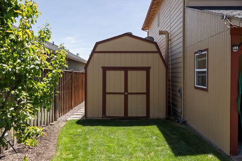 Tiny photo for 2934 NE Dogwood Drive, Bend, OR 97701 (MLS # 220213929)