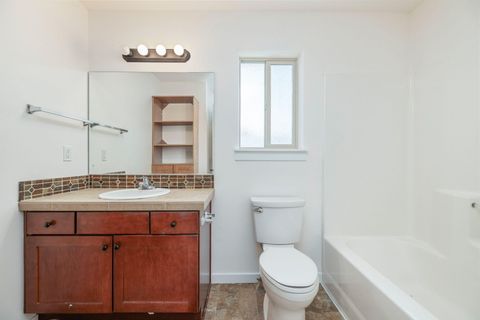 Tiny photo for 2934 NE Dogwood Drive, Bend, OR 97701 (MLS # 220213929)