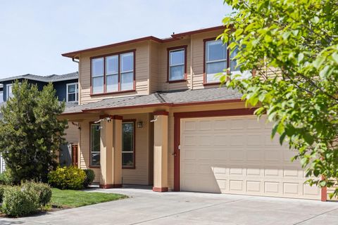 Tiny photo for 2934 NE Dogwood Drive, Bend, OR 97701 (MLS # 220213929)