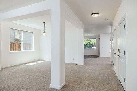 Tiny photo for 2934 NE Dogwood Drive, Bend, OR 97701 (MLS # 220213929)