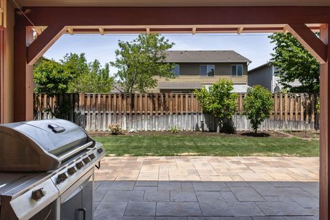 Tiny photo for 2934 NE Dogwood Drive, Bend, OR 97701 (MLS # 220213929)