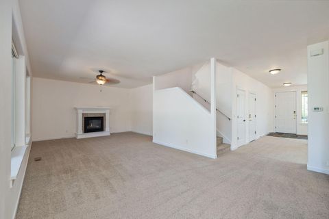 Tiny photo for 2934 NE Dogwood Drive, Bend, OR 97701 (MLS # 220213929)