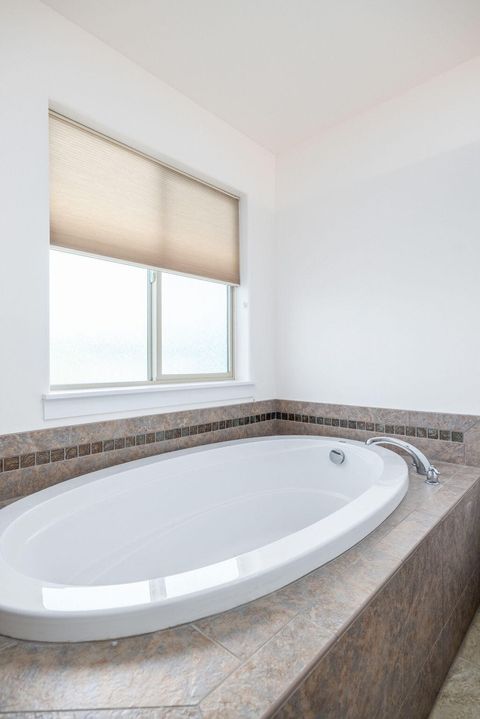 Tiny photo for 2934 NE Dogwood Drive, Bend, OR 97701 (MLS # 220213929)