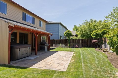 Tiny photo for 2934 NE Dogwood Drive, Bend, OR 97701 (MLS # 220213929)