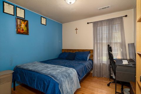 Tiny photo for 2727 Connell Avenue, Medford, OR 97501 (MLS # 220214840)