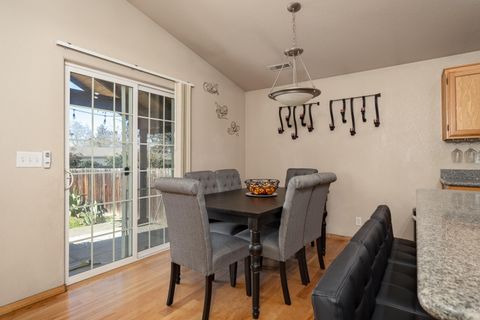 Tiny photo for 2727 Connell Avenue, Medford, OR 97501 (MLS # 220214840)