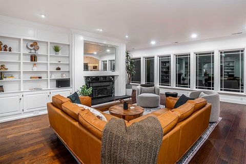 Tiny photo for 8550 Rogue River Highway, Grants Pass, OR 97527 (MLS # 220219578)