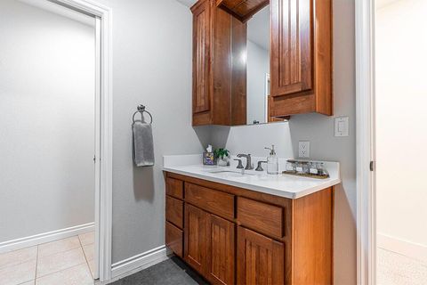 Tiny photo for 8550 Rogue River Highway, Grants Pass, OR 97527 (MLS # 220219578)