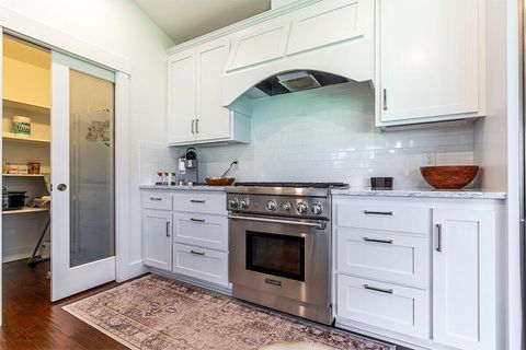 Tiny photo for 8550 Rogue River Highway, Grants Pass, OR 97527 (MLS # 220219578)