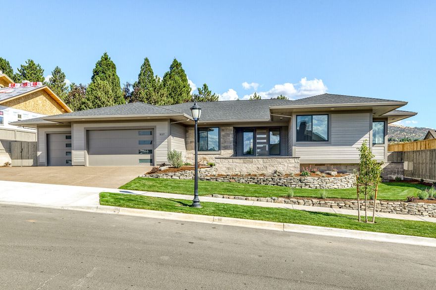 Sold Only.  Stunning, single level, Prairie style home in Summerfield.  Extra wide, ( 100 ft.) lot.  Mountain views.  Private backyard.  Open floor plan.  10-13 ft. tall ceilings throughout.  Split bedrooms.  Built by Mahar Homes, Inc.  3 car garage.  Fully landscaped and fenced.  Earth Advantage Certified.  Listing agent is related to the seller.