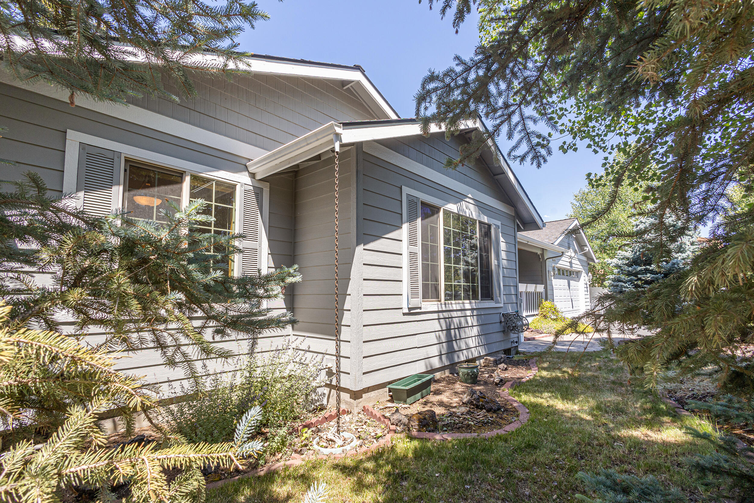 16690 Oakridge Place