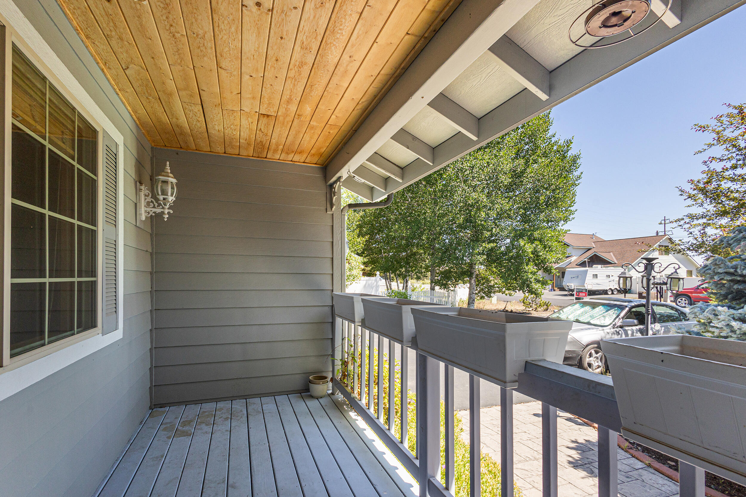 16690 Oakridge Place