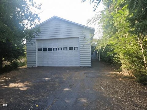 Photo of 642 Front Street, Klamath Falls, OR 97601 (MLS # 220227080)