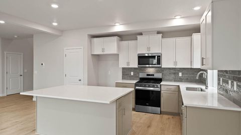 Tiny photo for 21708 SE Stromboli Lane, Bend, OR 97702 (MLS # 220212006)