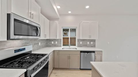 Tiny photo for 21708 SE Stromboli Lane, Bend, OR 97702 (MLS # 220212006)