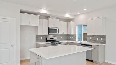 Tiny photo for 21708 SE Stromboli Lane, Bend, OR 97702 (MLS # 220212006)