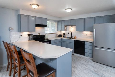 Tiny photo for 15711 Park Drive, La Pine, OR 97739 (MLS # 220217939)