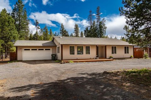 Photo of 15711 Park Drive, La Pine, OR 97739 (MLS # 220217939)
