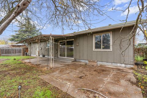 Tiny photo for 2618 Carr Street, White City, OR 97503 (MLS # 220212460)