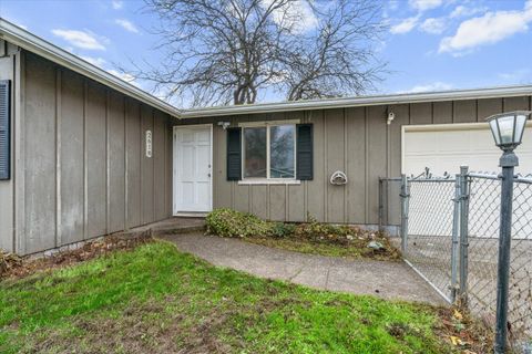 Tiny photo for 2618 Carr Street, White City, OR 97503 (MLS # 220212460)