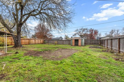 Tiny photo for 2618 Carr Street, White City, OR 97503 (MLS # 220212460)