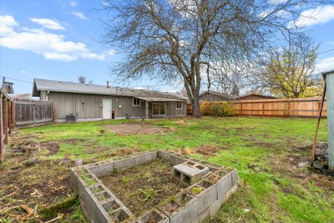 Tiny photo for 2618 Carr Street, White City, OR 97503 (MLS # 220212460)