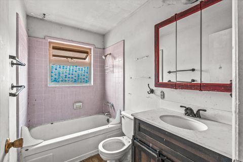 Tiny photo for 2618 Carr Street, White City, OR 97503 (MLS # 220212460)