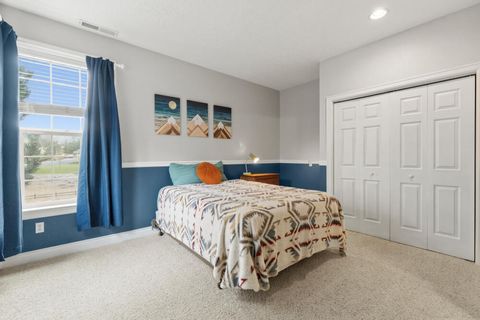 Tiny photo for 1713 Harmony Lane, Klamath Falls, OR 97601 (MLS # 220219260)