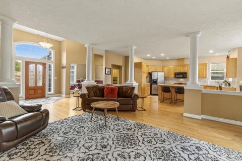 Tiny photo for 1713 Harmony Lane, Klamath Falls, OR 97601 (MLS # 220219260)