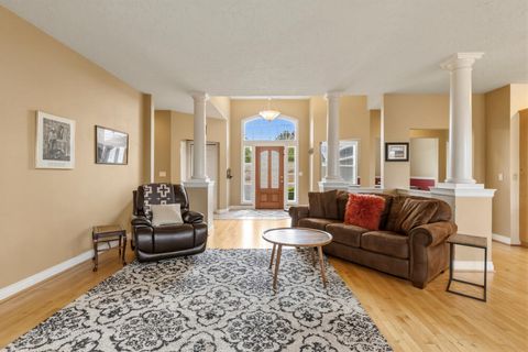 Tiny photo for 1713 Harmony Lane, Klamath Falls, OR 97601 (MLS # 220219260)