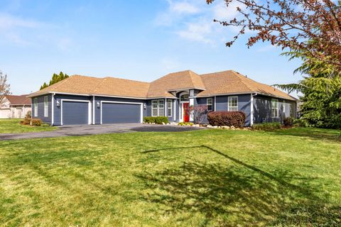 Photo of 1713 Harmony Lane, Klamath Falls, OR 97601 (MLS # 220219260)
