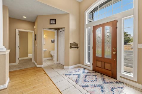 Tiny photo for 1713 Harmony Lane, Klamath Falls, OR 97601 (MLS # 220219260)