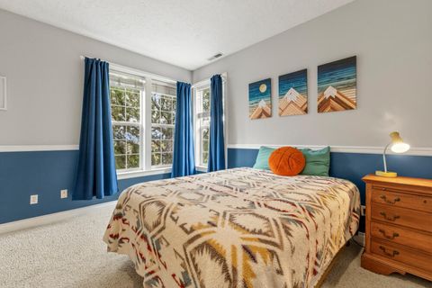 Tiny photo for 1713 Harmony Lane, Klamath Falls, OR 97601 (MLS # 220219260)