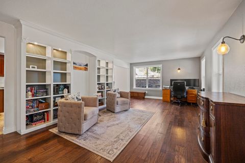 Tiny photo for 840 Ponderosa Drive, Klamath Falls, OR 97601 (MLS # 220217283)