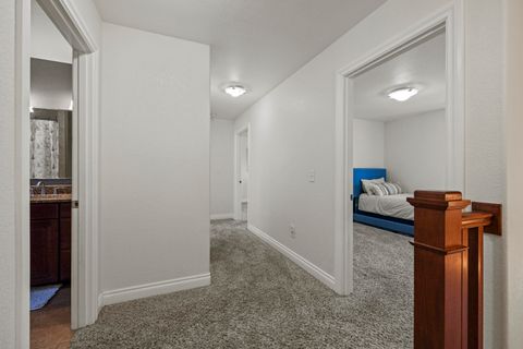 Tiny photo for 840 Ponderosa Drive, Klamath Falls, OR 97601 (MLS # 220217283)