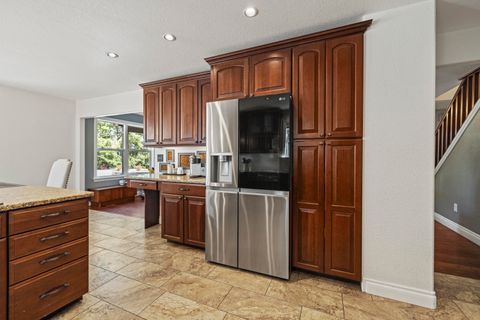 Tiny photo for 840 Ponderosa Drive, Klamath Falls, OR 97601 (MLS # 220217283)