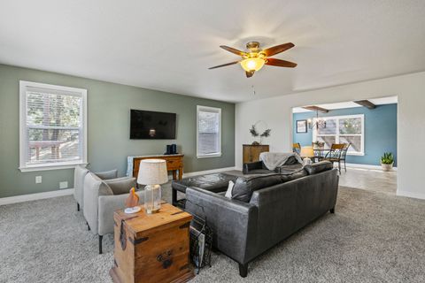 Tiny photo for 840 Ponderosa Drive, Klamath Falls, OR 97601 (MLS # 220217283)