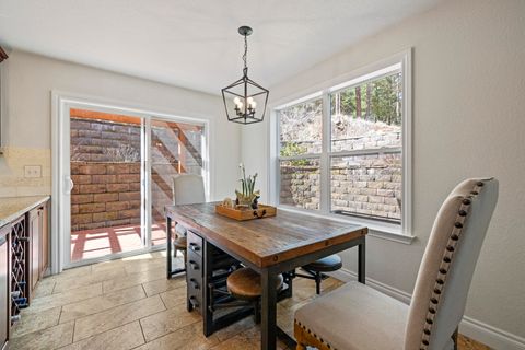 Tiny photo for 840 Ponderosa Drive, Klamath Falls, OR 97601 (MLS # 220217283)