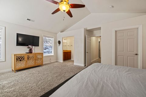 Tiny photo for 840 Ponderosa Drive, Klamath Falls, OR 97601 (MLS # 220217283)